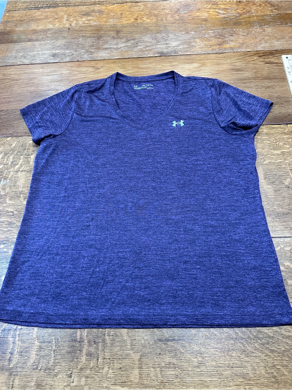 Under Armour Women's Heathered purple V-Neck Tee Sz xxl
